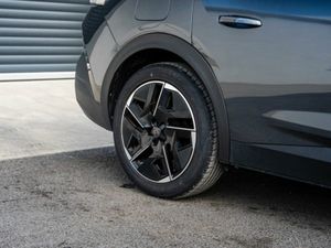 Peugeot 408 GT 1.2 130 Automatic 4DR Auto - Image 3