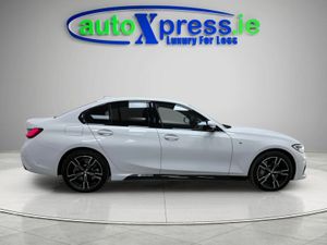BMW 3-Series 330E M SPORT Automatic, Reversing cam - Image 3
