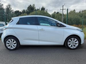 Renault Zoe , NCT 27 ,LOW KMS ,4 DOOR ,STUNNING - Image 2