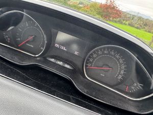 Peugeot 208 2013 - Image 4