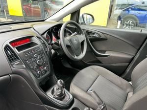 Opel Astra E 1.4 100PS 5DR - Image 3