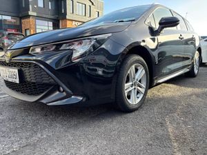2022 Toyota Corolla 1.8 Hybrid Luna Saloon - Image 2