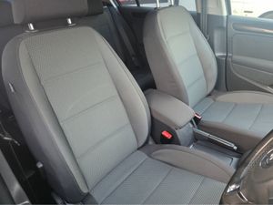 Volkswagen Golf Highline Automatic - Image 3