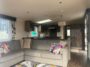 THE NEW OWNER KNEW A GREAT DEAL WHEN SHE FOUND IT - Image 2