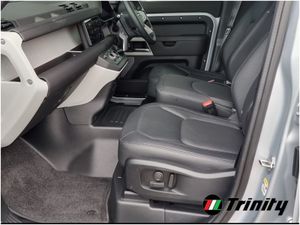Land Rover Defender 6 Seat X-dynamic SE Phev 110 - Image 4