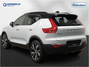 Volvo XC40 Estate R DESIGN Pro - Image 3