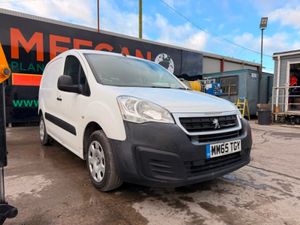 Peugeot Partner Crew cab Conversion - Image 2