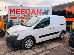 Peugeot Partner Crew cab Conversion - Image 3