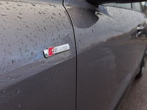 AUDI Q4 40 E-TRON S LINE **BIGGER BATTERY** - Image 2