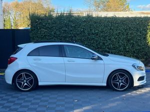 Mercedes-Benz A-Class A180 AMG-LINE 1.6 AUTO // PA - Image 4