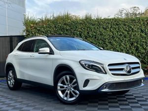 Mercedes-Benz GLA GLA180 1.6 AUTO // PANORAMIC SUN - Image 3