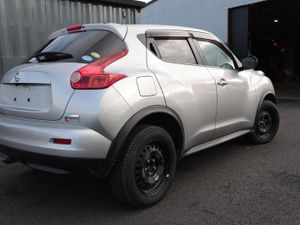 NISSAN JUKE 2011 SILVER - Image 3
