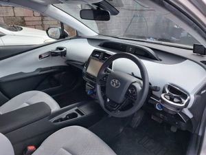 TOYOTA  PRIUS 2020 AUTOMATIC PETROL HYBRID - Image 3
