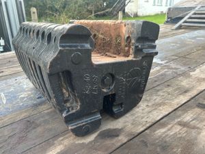 New Holland TLA/T5000 Front Weights - Image 4