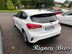 Ford Focus ZETEC EDITION 1.5 TD 120 M M6 4DR - Image 4