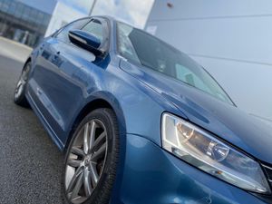 Volkswagen Jetta 2017 2.0 tdi - Image 4