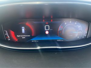 Peugeot 5008 ALLURE 1.5 BLUE HDI 130 6 6.2 4DR - Image 3