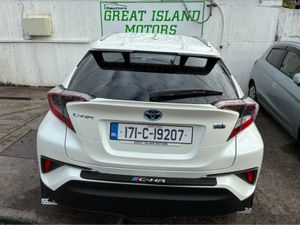 Toyota C-HR DAA-ZYX10 - Image 4