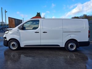 *231 Opel Vivaro  1.5 Diesel  3 seater - Image 4
