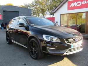Volvo V60 CROSS COUNTRY 5DR Auto - Image 2