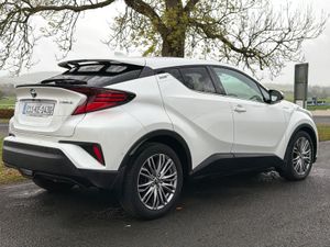 Toyota C-HR 2021 SOL Hybrid LOW MILEAGE - Image 4