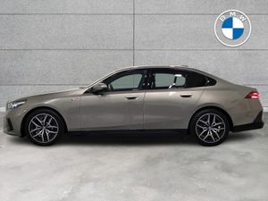 BMW 5-Series 530e M Sport Saloon - Image 4