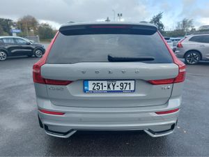 Volvo XC60 T6 PHEV PLUS DARK AWD - Image 2