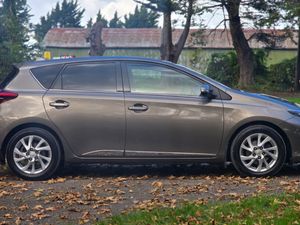 2017 Toyota Auris 1.4 D4D SOL - Image 3