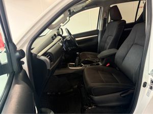 Toyota Hilux 2.4 D-4D ICON D/C 2.4D4D 148BHP 4WD 5 - Image 3