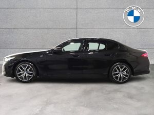 BMW 5 Series 530e M Sport Saloon - Image 4