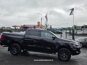 Toyota Hilux 2.4D 360 REV CAMERA  GR EDITION  4X4 - Image 3