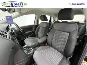 Volkswagen Polo 1.2 TSI Automatic, Reversing camer - Image 4