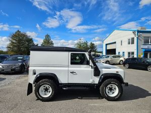 Land Rover Defender 90 Hard TOP TD 4X4 - Image 3