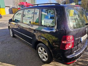 Volkswagen Touran 2010 - Image 4