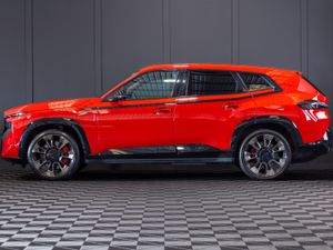 242 BMW XM 50e - Image 4