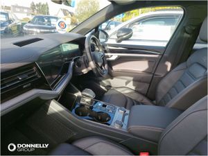 Volkswagen Touareg Diesel Estate Black Edition - Image 3