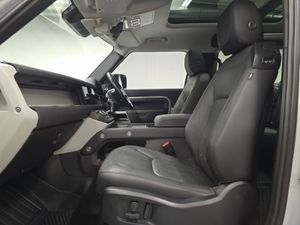 Land Rover Defender Diesel Estate SE - Image 4