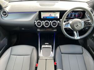 Mercedes-Benz GLA 180D Progressive Line Plus Comp - Image 4