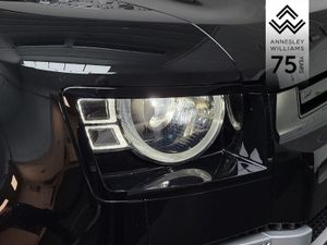 Land Rover Defender 2.0 P400e 110 4WD Pan Roof - Image 4