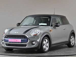 MINI Cooper 1.5 D 6spd  bitone Roof - Image 3