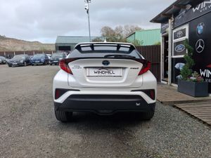 Toyota C-HR 1.8 HYBRID - Image 4