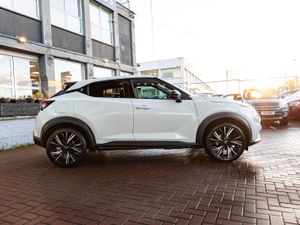 JUKE 1.0 SV PREMIUM  EDITION  5DR SUV // UPGRADED - Image 2