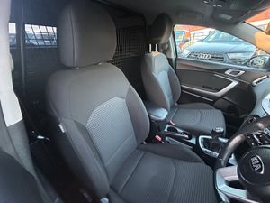 212 KIA CEED 1.6 CRDI 2 SEATER COMMERCIAL VAT INV - Image 4