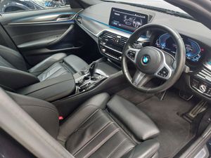 212 530E MSPORT PRO (CRAZY LOW MILES 28K) - Image 4