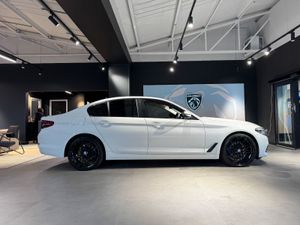 2019 BMW 520d SE Automatic in classic White - Image 2