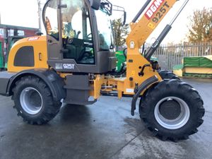 New DGM 925T wheel loader - Image 4