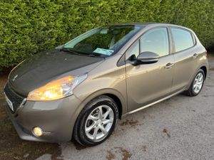 Peugeot 208 ACTIVE 1.4 Hdi 1 OWNER LOW MILEAGE - Image 4