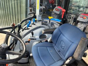 2019 New Holland T5-105 with Loader - Image 3