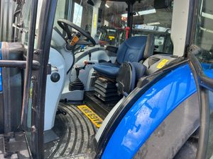 2019 New Holland T5-105 with Loader - Image 4