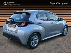 Toyota Yaris HYBRID LUNA // REAR CAMERA // TOYOTA - Image 2